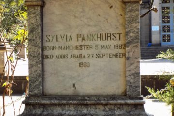 This photo shows a close-up of Sylvia's tomb with a very simple inscription stating her dates and places of birth and death