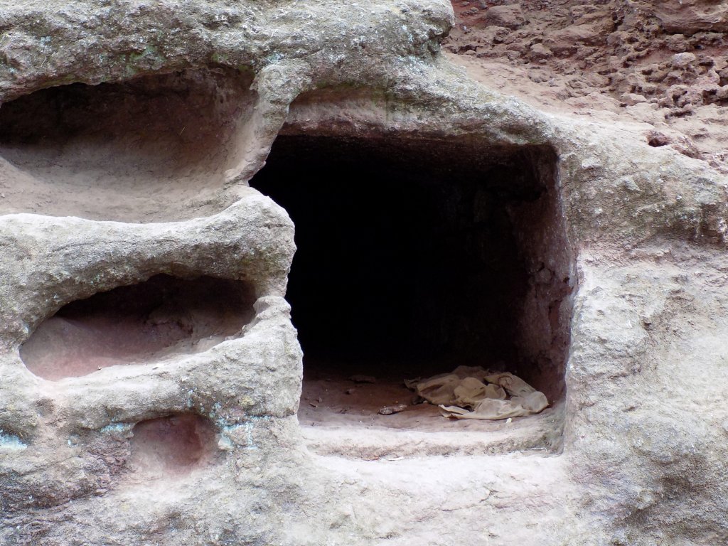 This photo shows a tiny hermit hole
