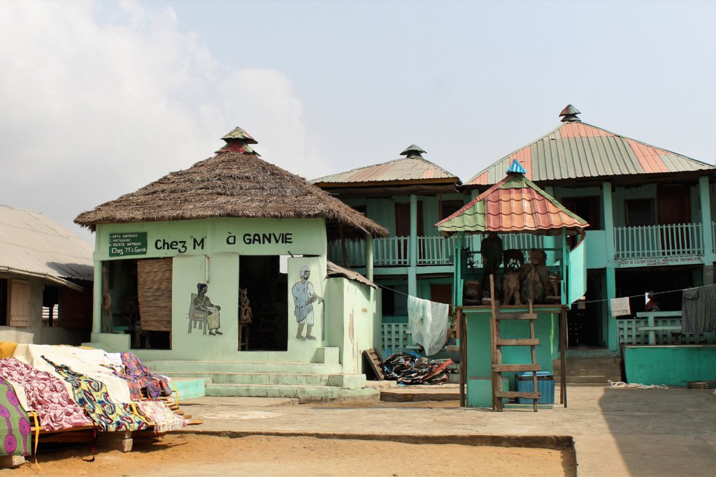 This photo shows the hotel we stayed in in Ganvie