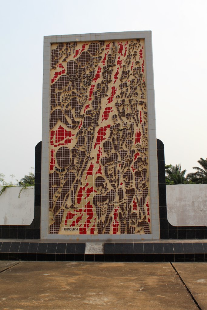 This photo shows the modern memorial erected to remember the slaves who died before they even reached the ships