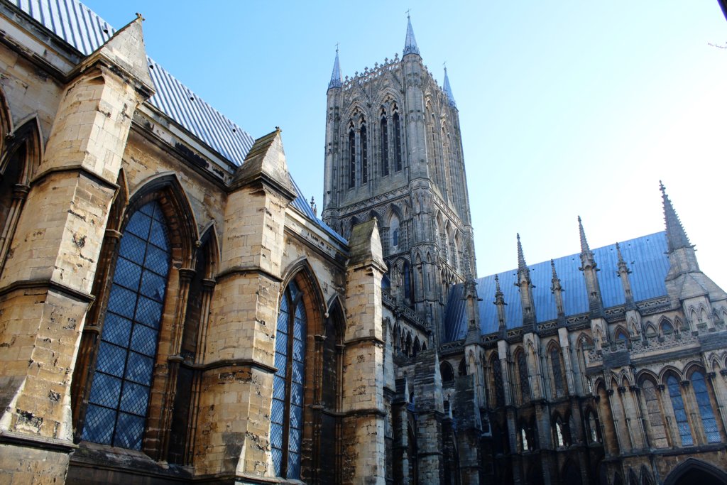 This photo shows Lincoln Cathedral from the side
