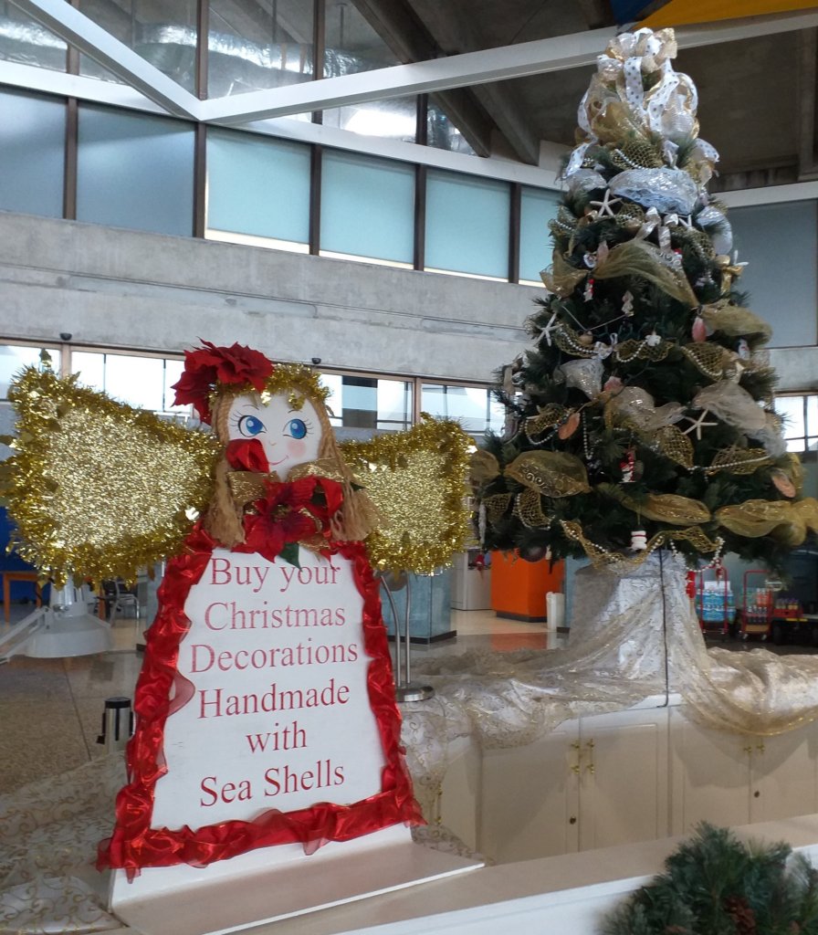 This photo shows a fully decorated Christmas tree